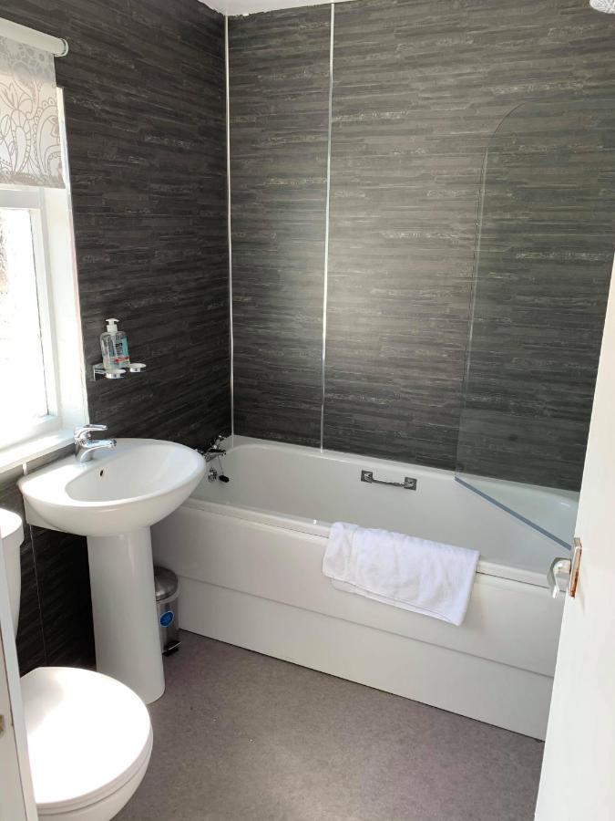 The Carisbrooke Hotell Forres Eksteriør bilde